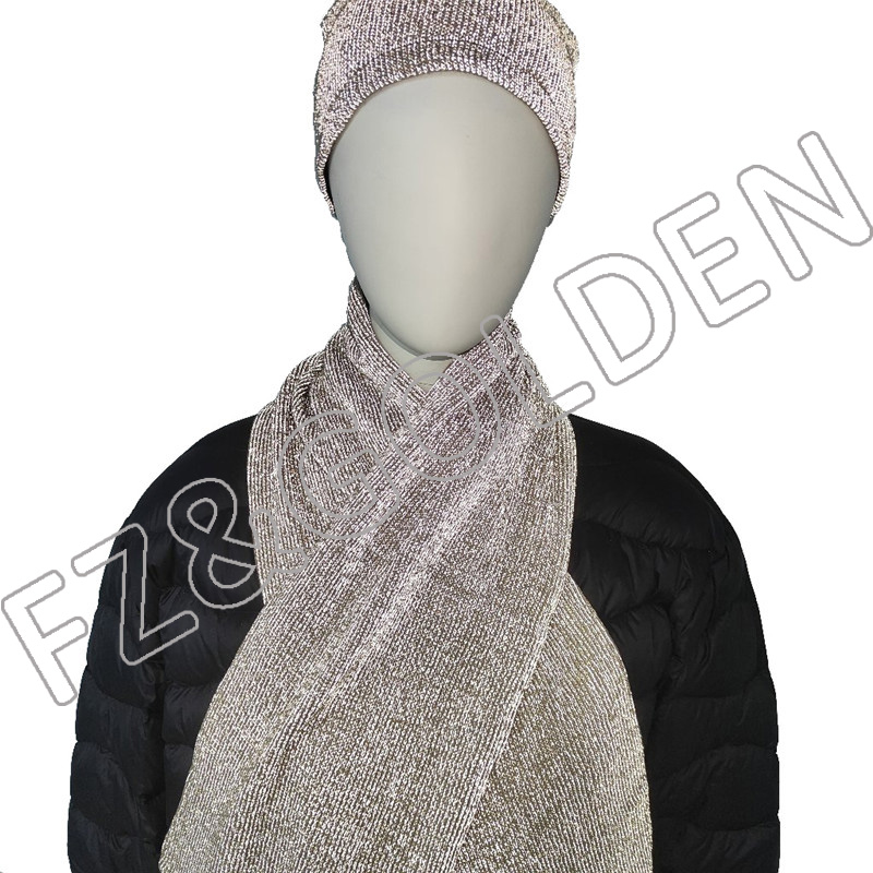 Reflective knitted adult scarf 